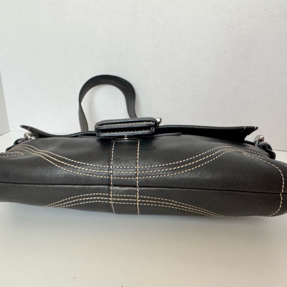 Coach 8A05 SoHo Black Leather Flap Shoulder Bag – Original 2005 Release, Y2K. - Picture 9 of 15